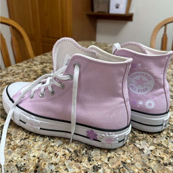 CONVERSE Platform High-tops. Size 8. Pink with multicolored flowers. - Picture 4 of 6